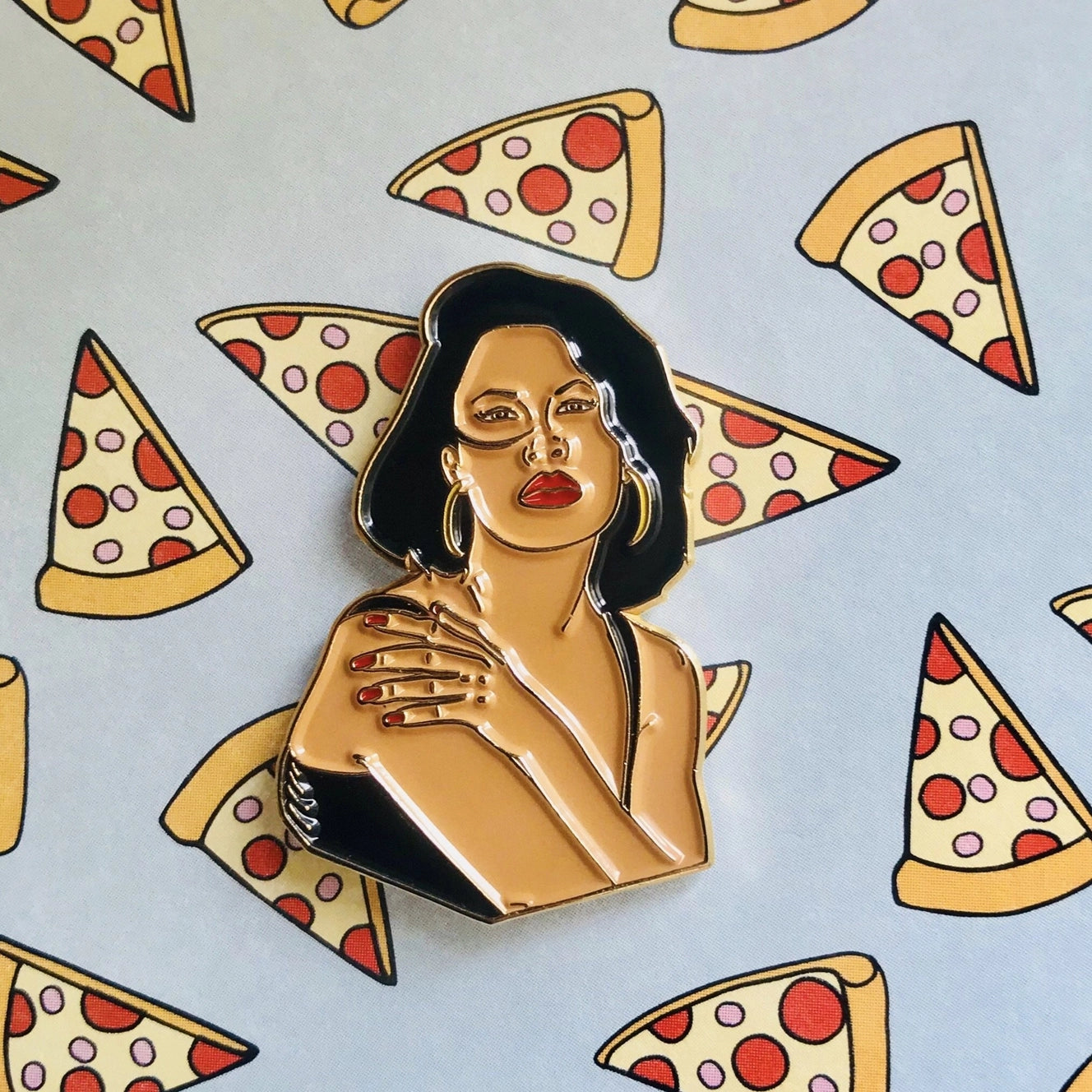 Selena Bella Retro Pin