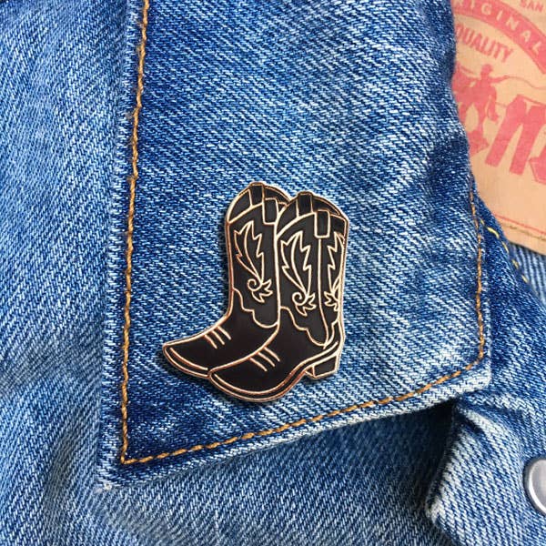 Cowboy Boots Pin - Las Ofrendas