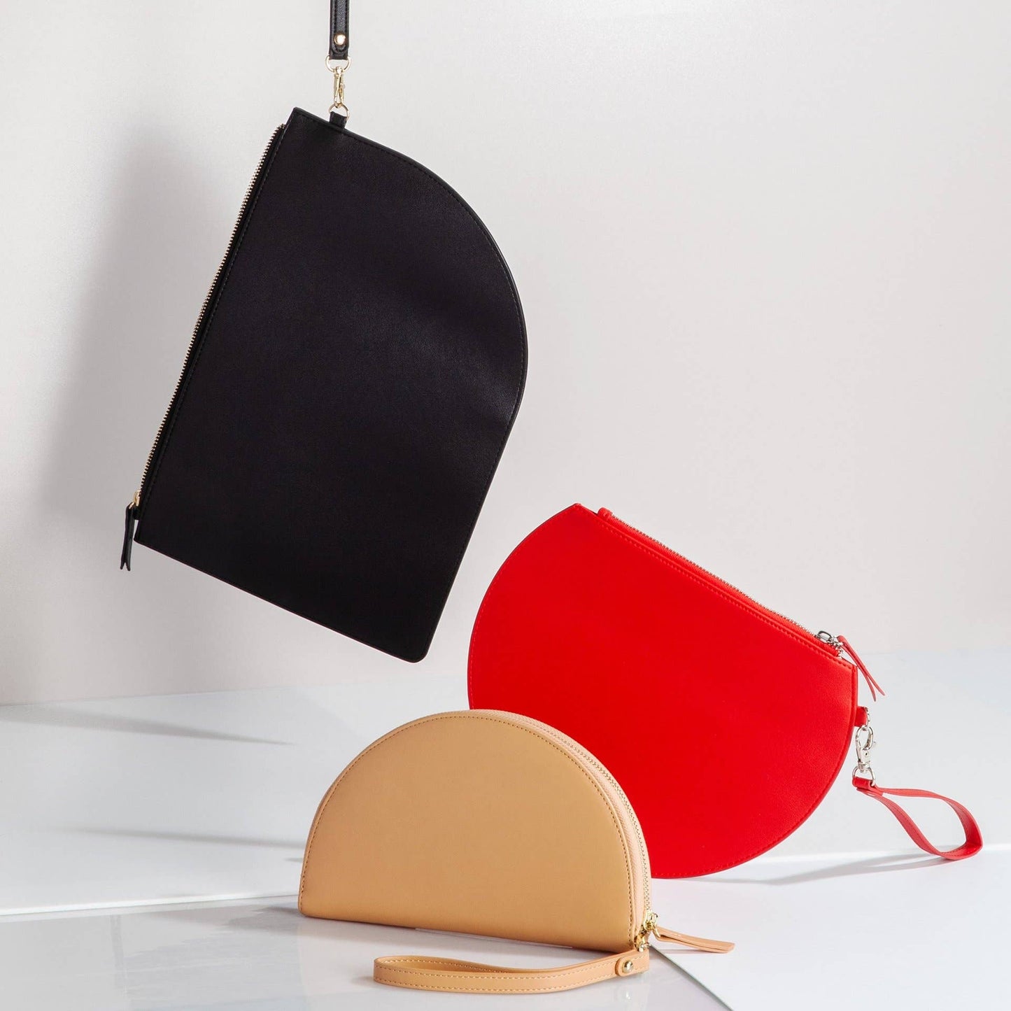 3/4 Moon Clutch in Red - Las Ofrendas