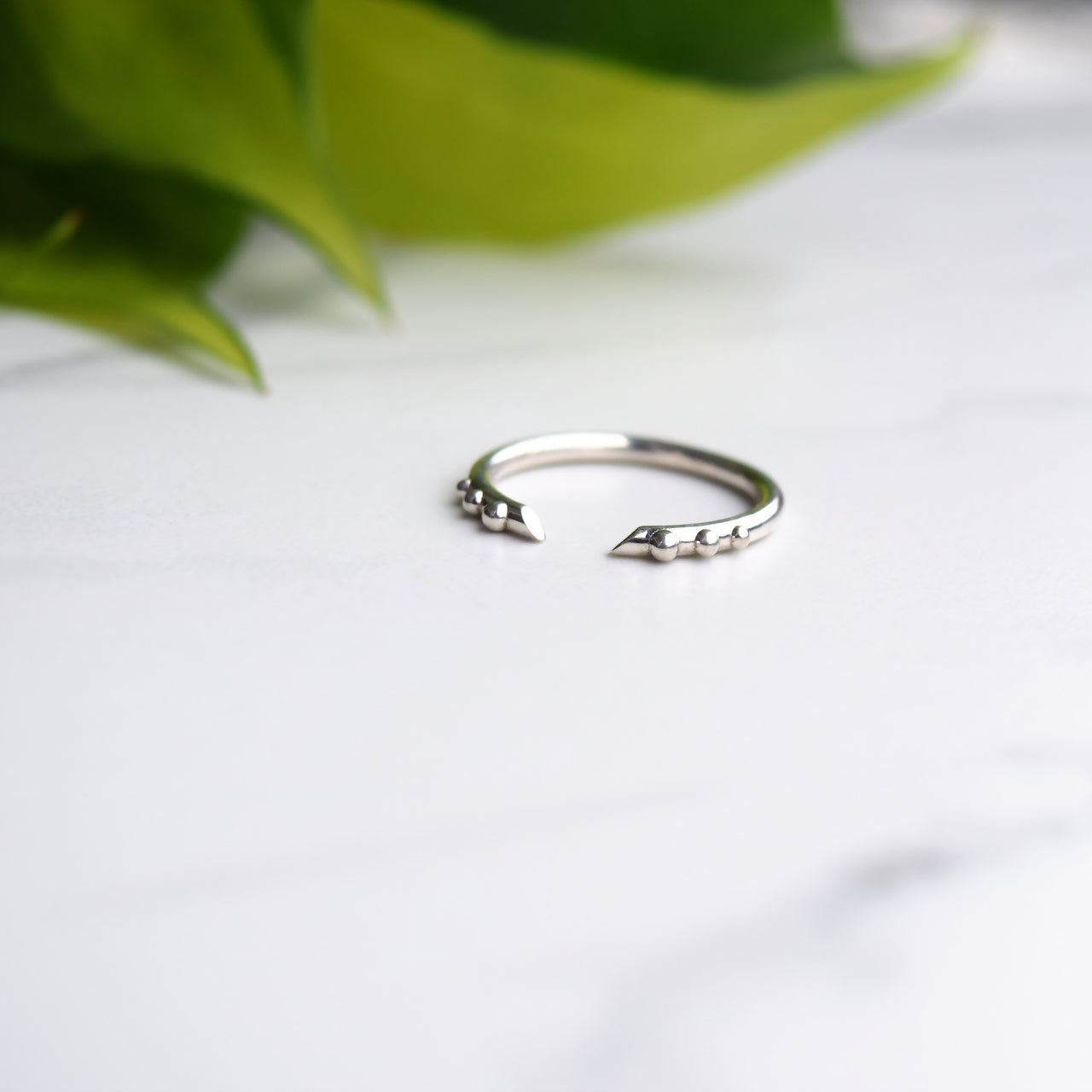 Raíz Cuff Ring