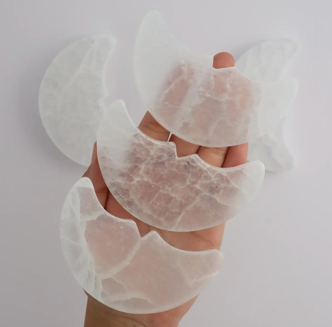 Selenite/Satin Spar 10cm Moon Face Plate