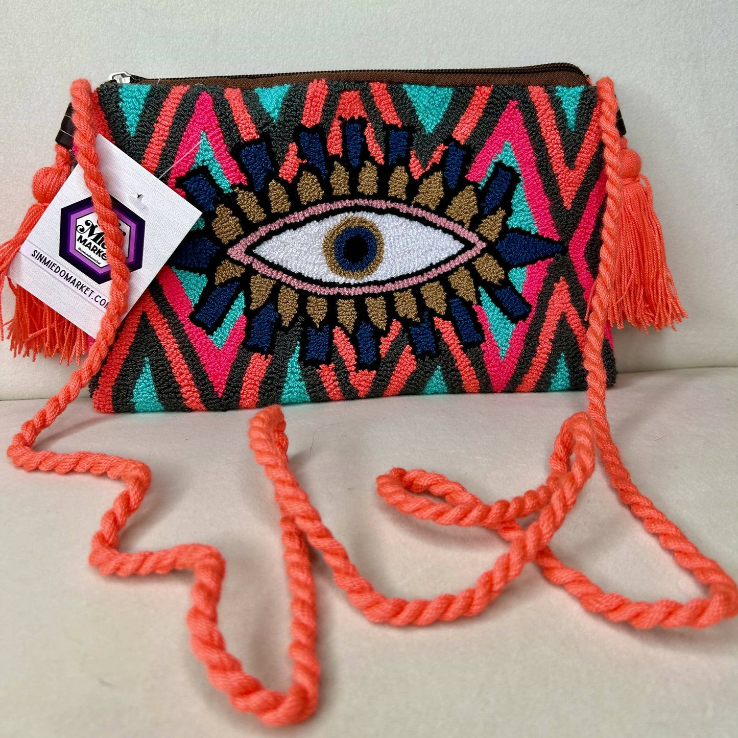 Ojitos Crossbody