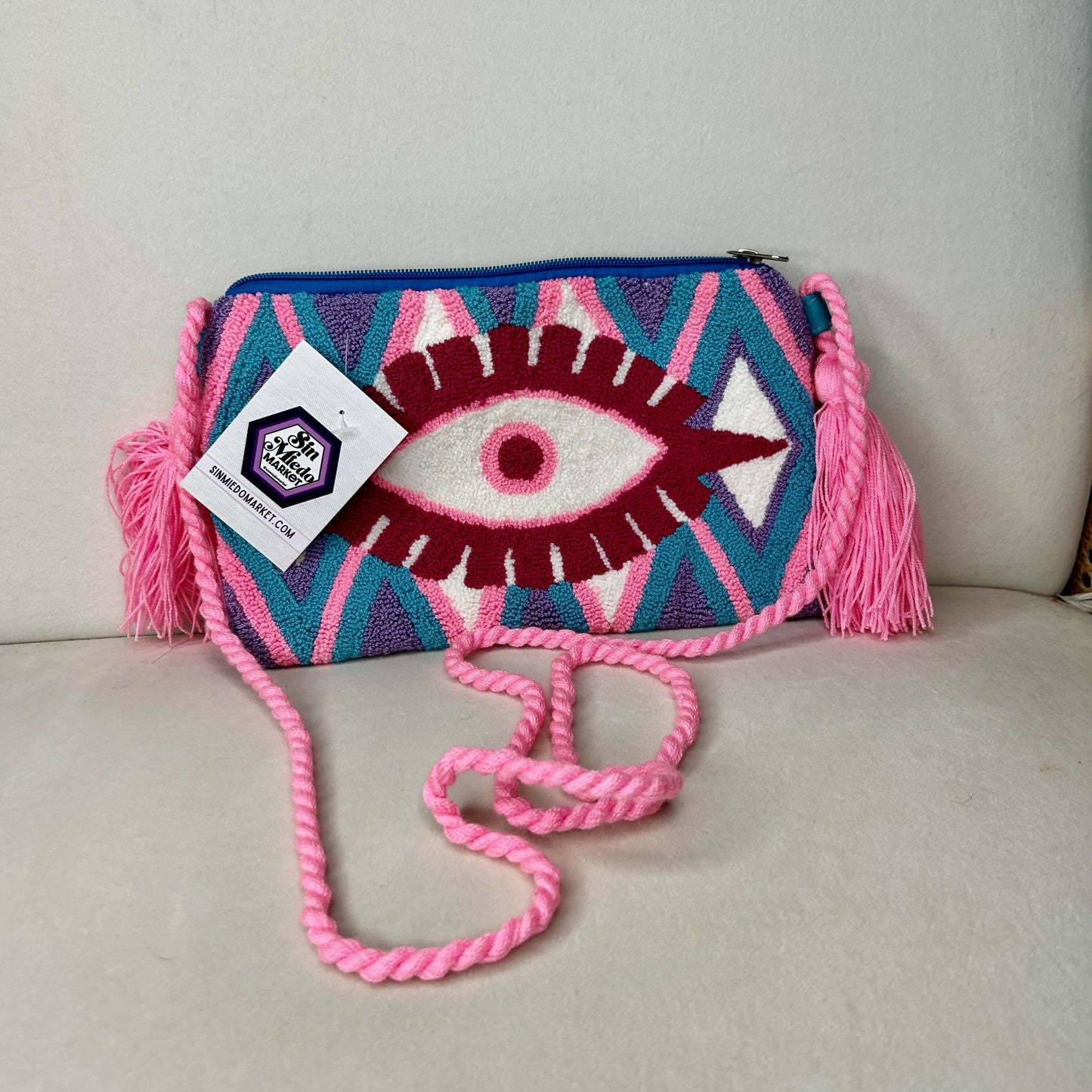 Ojitos Crossbody