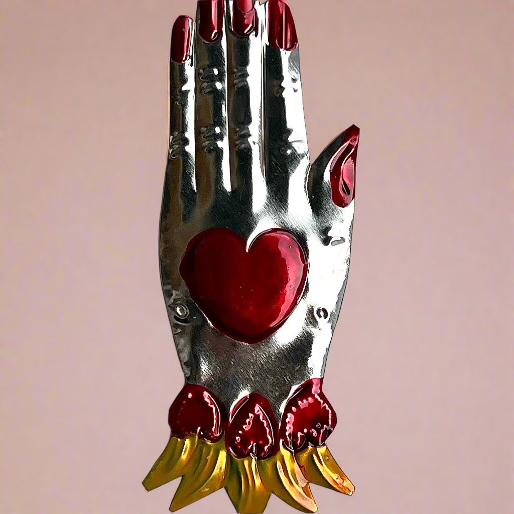 Prayer Hand Tin Wall hanging - Las Ofrendas
