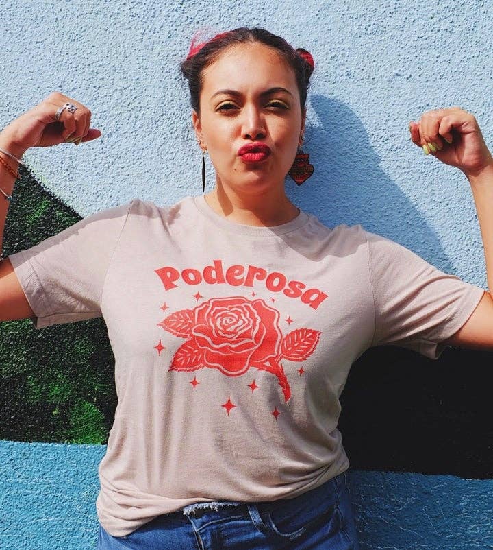 Unisex Poderosa Tee - Las Ofrendas 