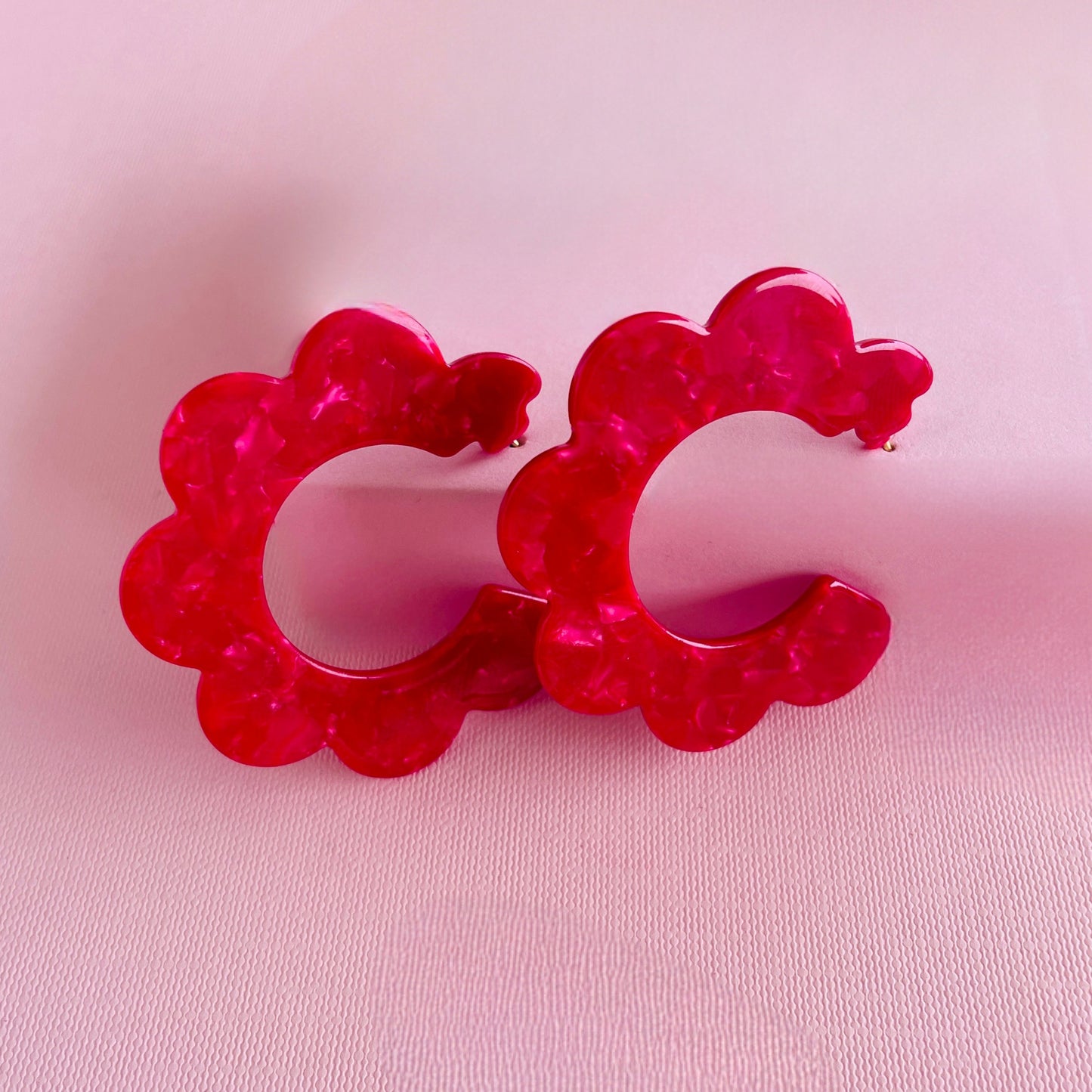 Red Marble Flower Shaped Earrings - Las Ofrendas 