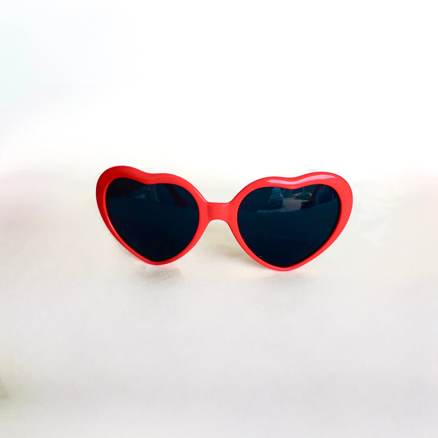 Red Heart Adult Sunglasses - Las Ofrendas 