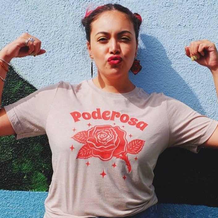 Unisex Poderosa Tee - Las Ofrendas 