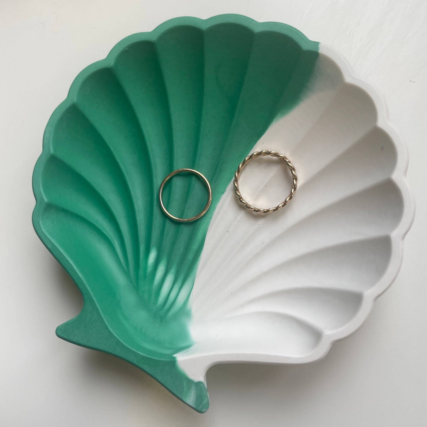 Monochrome Green Seashell Trinket Dish
